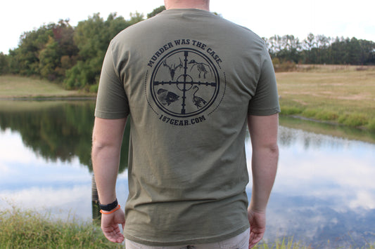 Short sleeve, duck and scope in army green.